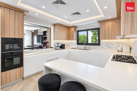 4 bedrooms Villa in Jumeirah Islands, UAE No. 210872 9