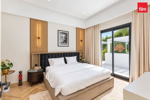 4 bedrooms Villa in Jumeirah Islands, UAE No. 210872 14