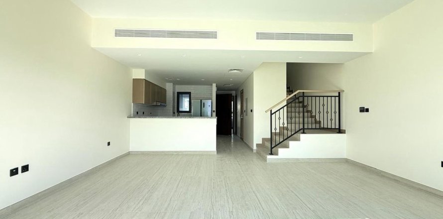 4 bedrooms Townhouse in Dubai, UAE No. 143445