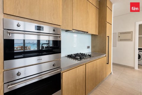 2 bedrooms Apartment in Palm Jumeirah, UAE No. 210775 4