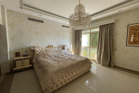 5 bedrooms Villa  No. 124405 26