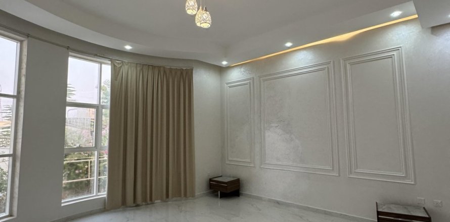 4 bedrooms Villa  No. 124407