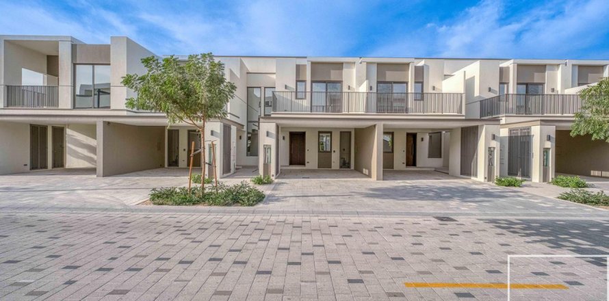 Townhouse de 3 dormitorios en Tilal Al Ghaf, UAE No. 136777