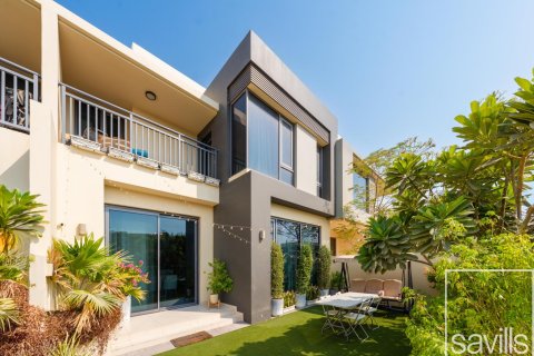 Villa de 4 dormitorios  No. 109377 2
