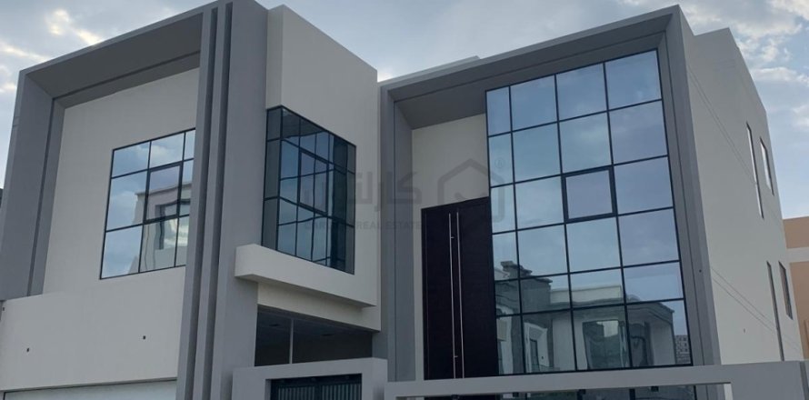 6 bedrooms Villa in Bani Jamra, Bahrain No. 105511