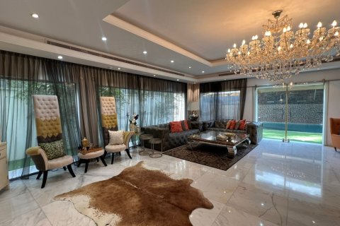 4 bedrooms Villa in Amwaj Islands, Bahrain No. 105515 2