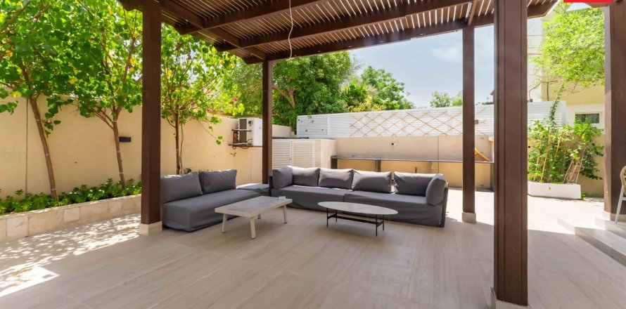 4 bedrooms Villa No. 127425