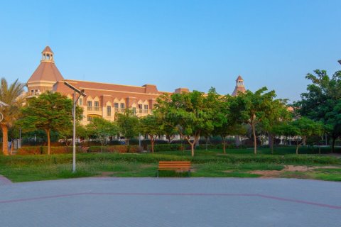 Квартира с 2 спальнями в Джумейра Вилладж Серкл, ОАЭ №143942 19