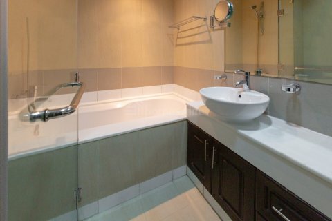 Квартира с 2 спальнями в Джумейра Вилладж Серкл, ОАЭ №143942 16