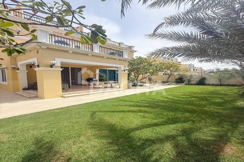 Вилла с 4 спальнями в Jumeirah Park, ОАЭ №155423 12