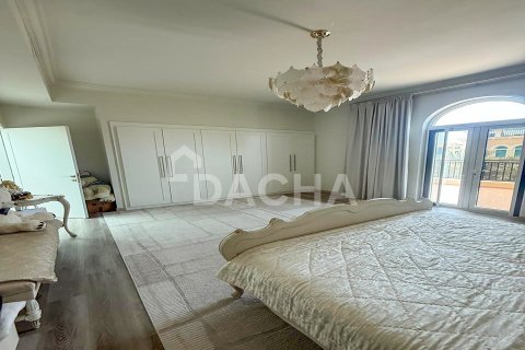 Вилла с 4 спальнями в Jumeirah Park, ОАЭ №155423 7