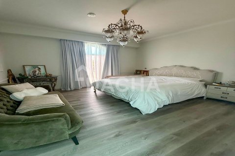 Вилла с 4 спальнями в Jumeirah Park, ОАЭ №155423 5