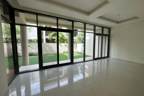 Вилла с 3 спальнями в DAMAC Hills (Akoya by DAMAC), ОАЭ №156396 4