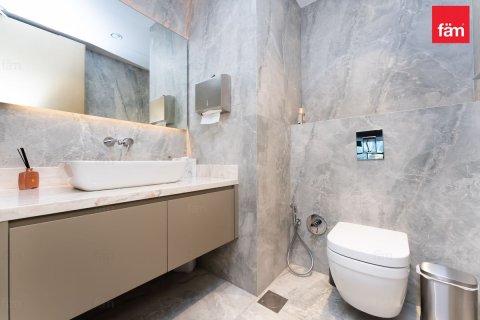 Commercial property de 662.9m² en Dubai, UAE No. 147825 17