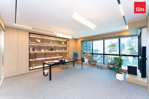 Commercial property de 662.9m² en Dubai, UAE No. 147825 21