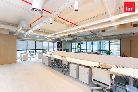 Commercial property de 662.9m² en Dubai, UAE No. 147825 12