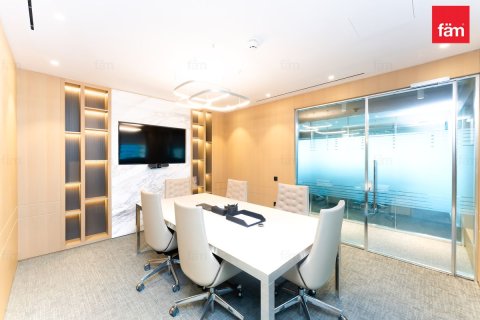 Commercial property de 662.9m² en Dubai, UAE No. 147825 24