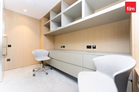 Commercial property de 662.9m² en Dubai, UAE No. 147825 14