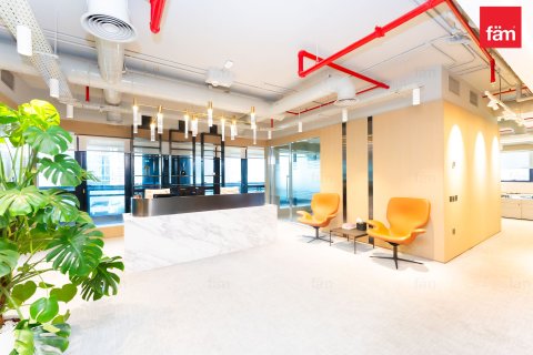 Commercial property de 662.9m² en Dubai, UAE No. 147825 18