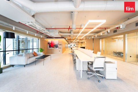 Commercial property de 662.9m² en Dubai, UAE No. 147825 4