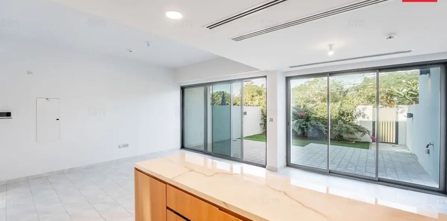 Villa de 4 dormitorios en Dubai, UAE No. 147829