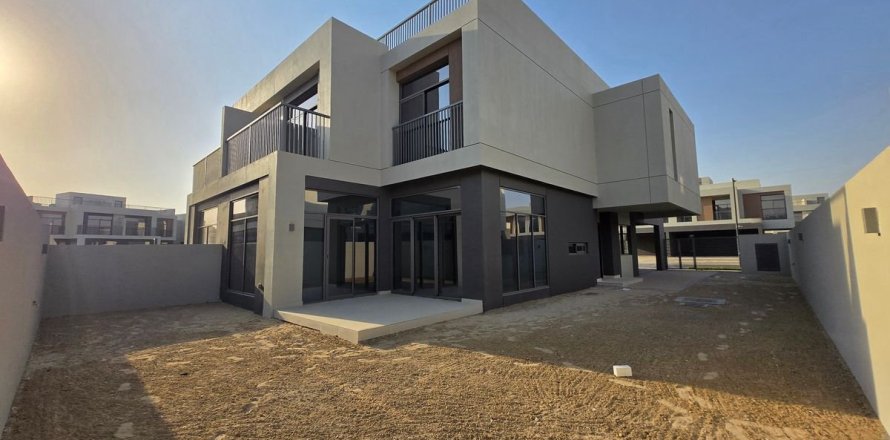 Вилла с 4 спальнями в Дубай, ОАЭ №141431