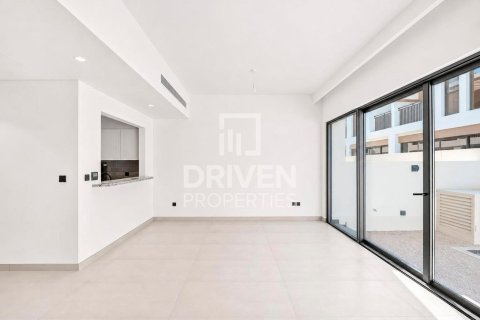 Townhouse de 4 dormitorios en Damac Lagoons, UAE No. 207398