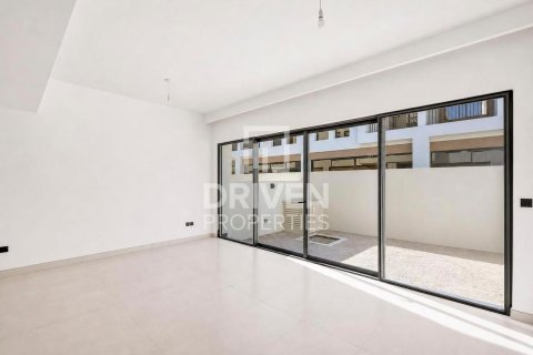 Townhouse de 4 dormitorios en Damac Lagoons, UAE No. 207398 6