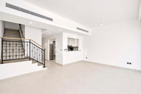 Townhouse de 4 dormitorios en Damac Lagoons, UAE No. 207398 5