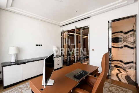 Квартира с 2 спальнями в Dorchester Collection Dubai, ОАЭ №191235 6