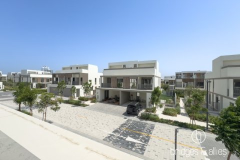 Villa de 4 dormitorios en Dubai, UAE No. 103601 26