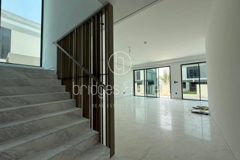Villa de 4 dormitorios en Dubai, UAE No. 103600 2