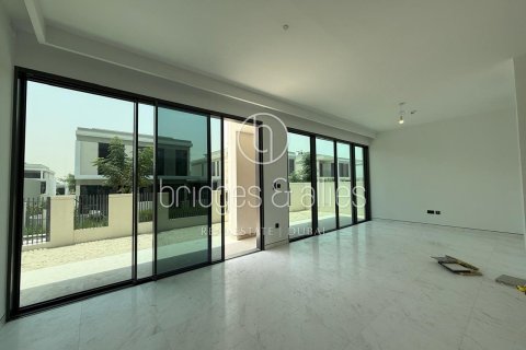 Villa de 4 dormitorios en Dubai, UAE No. 103600 3
