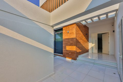 Villa de 5 dormitorios No. 127685 5