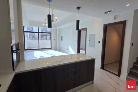 5 bedrooms Townhouse  No. 131996 13