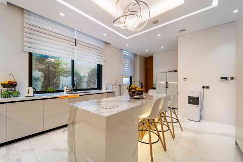 Вилла с 4 спальнями в Джумейра, ОАЭ №146988 10