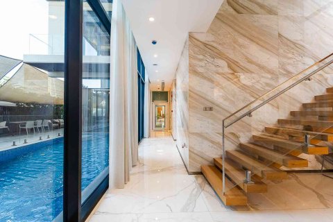 Вилла с 4 спальнями в Джумейра, ОАЭ №146988 15