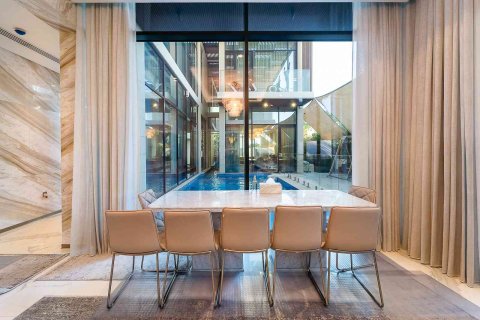 Вилла с 4 спальнями в Джумейра, ОАЭ №146988 13