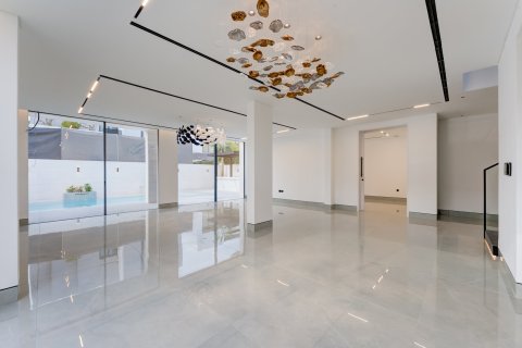 Вилла с 5 спальнями в Jumeirah Park, ОАЭ №146989 5