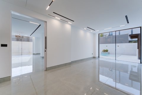 Вилла с 5 спальнями в Jumeirah Park, ОАЭ №146989 16