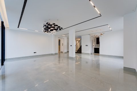 Вилла с 5 спальнями в Jumeirah Park, ОАЭ №146989 7