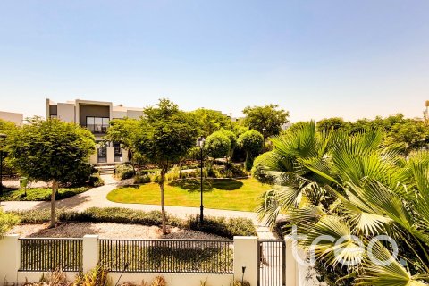 4 bedrooms Townhouse in Dubai, UAE No. 186657 4