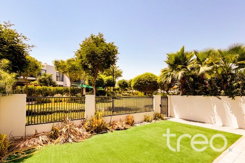 4 bedrooms Townhouse in Dubai, UAE No. 186657