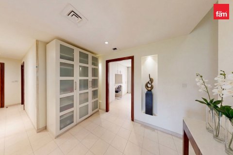 Villa de 5 dormitorios en Wadi Al Safa 2, UAE No. 167826 9