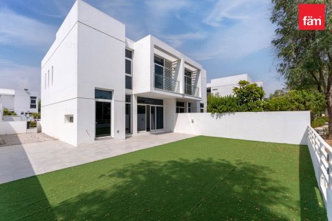 Villa de 3 dormitorios en Dubai, UAE No. 186386