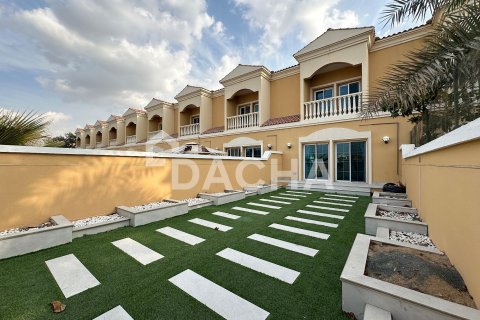 Townhouse de 2 dormitorios en Jumeirah Village Triangle, UAE No. 155366