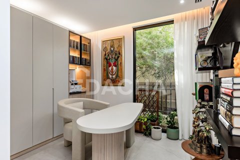 Вилла с 5 спальнями в Jumeirah Islands, ОАЭ №155360 9