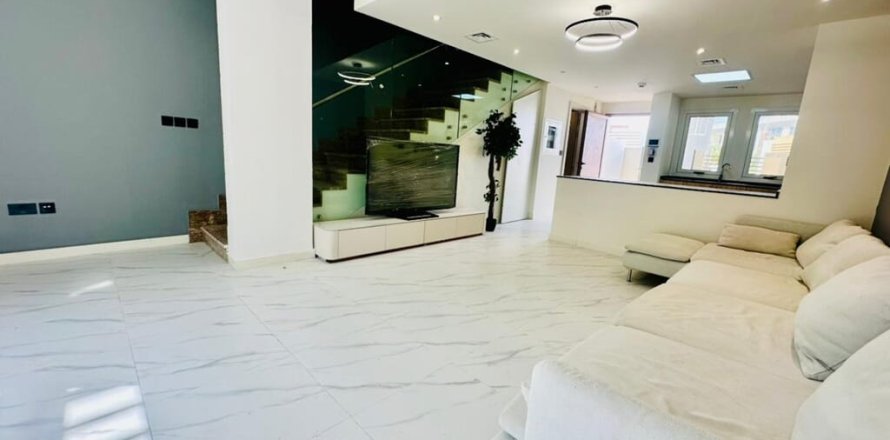 2 bedrooms Villa in Rukan, UAE No. 145143