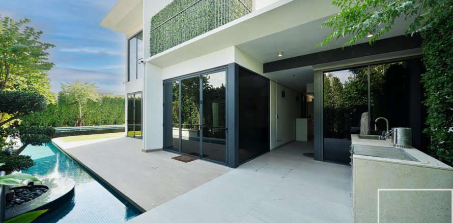 Вилла с 4 спальнями в Harmony, ОАЭ №136545