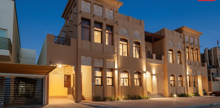 Villa de 6 dormitorios en Al Barsha, UAE No. 135853